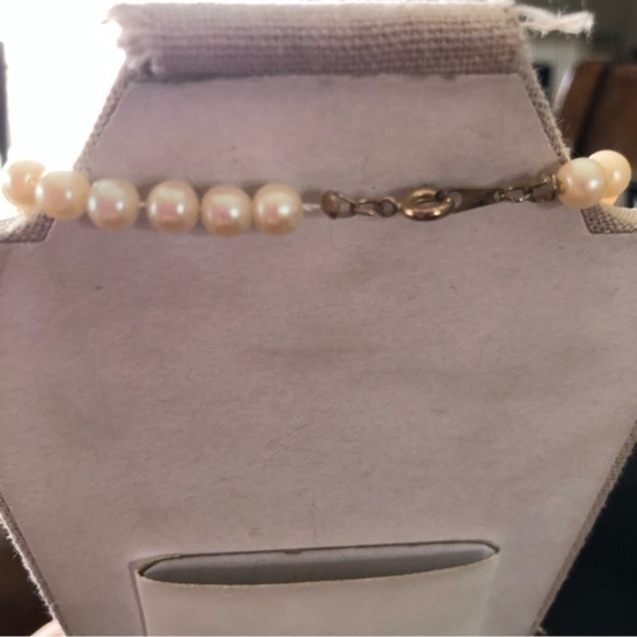 Vintage Faux Pearl Necklace - Picture 2 of 3